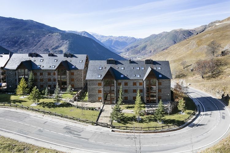 alojamiento de garantias en Tanau