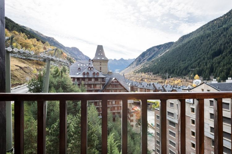 Cap de Aran A3, exclusivo con LUDERNA, delante del telecabina.